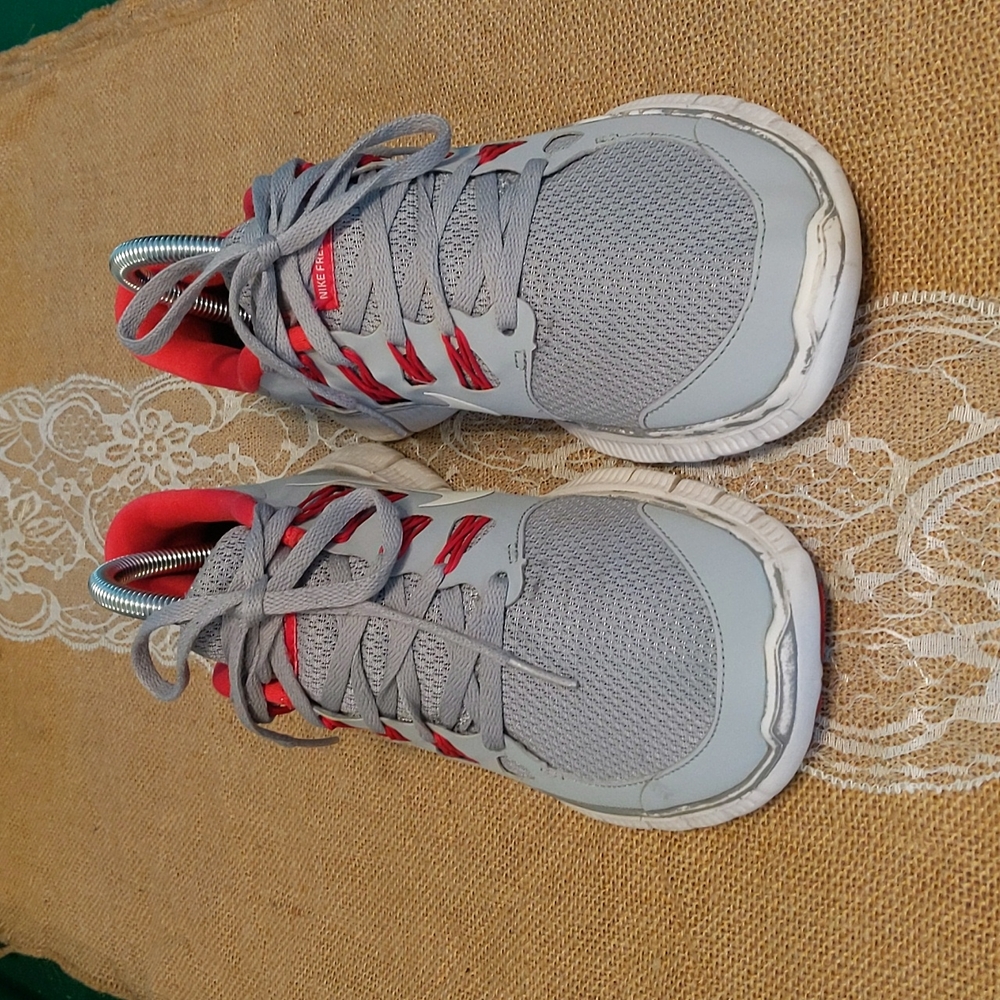 Nike Free 5.0 Women's Running Shoes Sz 8.5, Grey/Pink, Good Condition, No Box - Picture 2 of 6